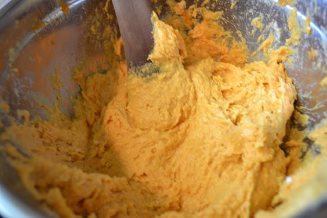 2 Ingredient Pumpkin Muffins 