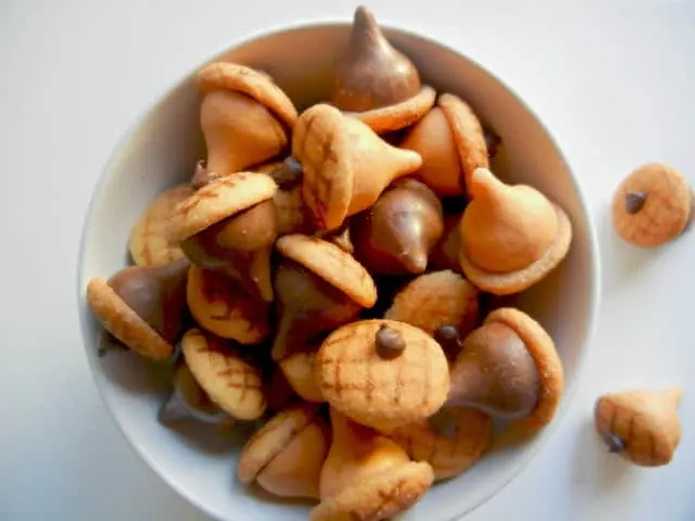 kisses-acorns