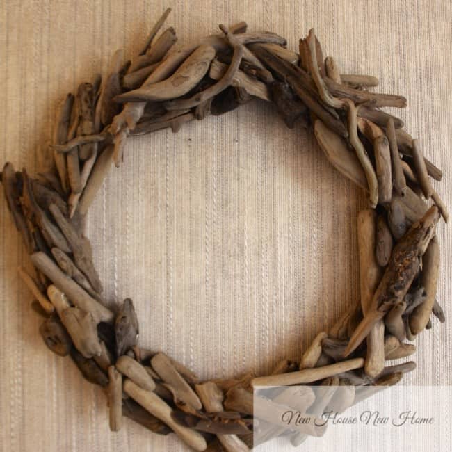 How to make a driftwood wreath. 