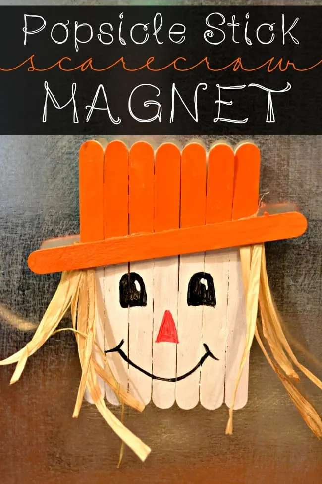 Learn how to make this super easy and quick popsicle stick scarecrow craft for kids. The perfect non-scary craft, perfect as a magnet to hang onto the fridge.