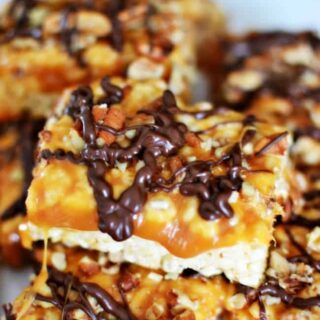 Take your favorite treat for childhood and turn it into something a little more decadent with this turtle rice krispie treat recipe.