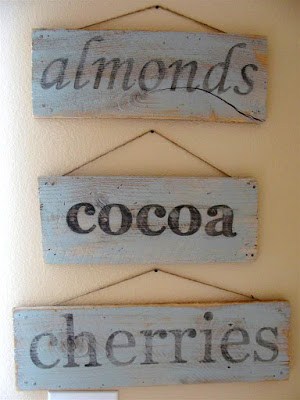 If you love making your own home decor, how about learning how to make wood signs using various do-it-yourself techniques.