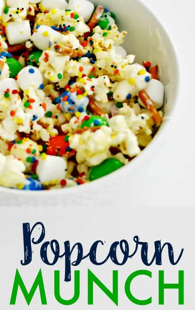 Get ready for your family night with this yummy popcorn munch. Great idea for movie night and birthday parties.