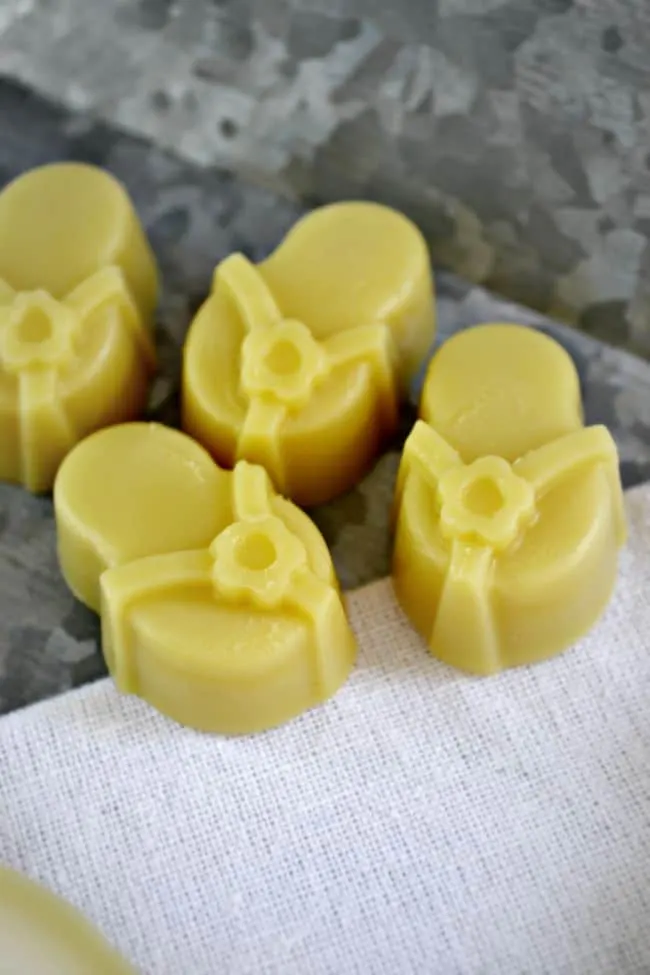 Love these easy to make, 3 ingredient lotion bars. Perfect to remedy dry skin. Plus you can add any of your favorite smelling essential oils. 
