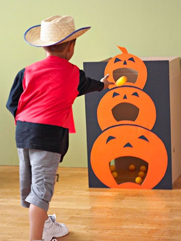 These really simple and not-too-scary Halloween games for kids will help you host the best Halloween party ever!