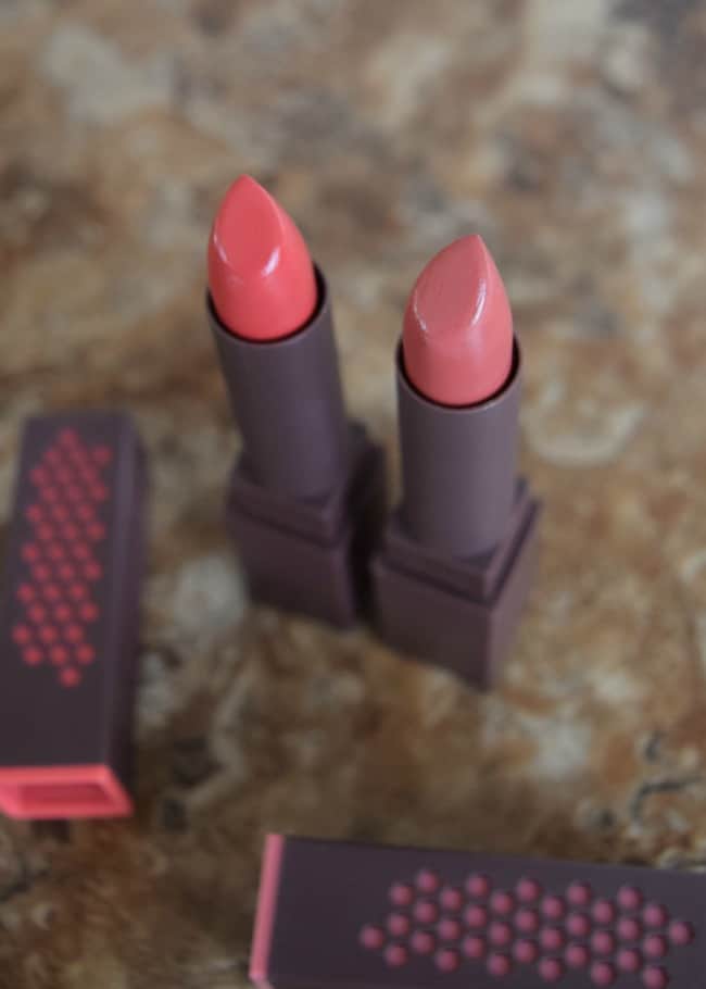 Soothe and color your lips naturally with these awesome new line of lipsticks from Burt's Bees. 