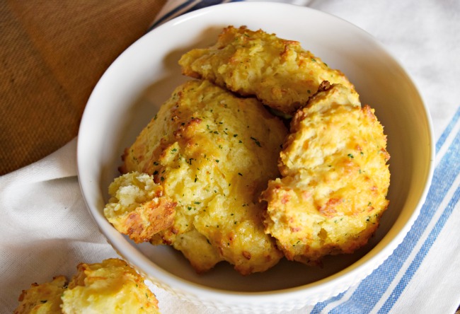 Red Lobster Cheddar Bay Biscuit Recipe (Copycat Version)