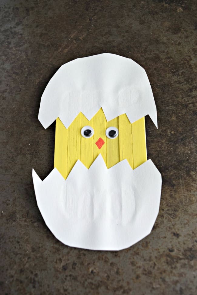 Keep your kids entertained this Easter and create this cute little Popsicle stick Easter chick craft.