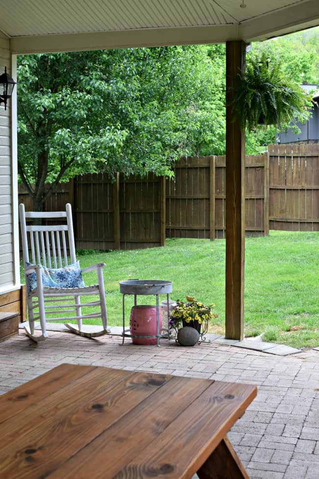 With summer approaching with a quickness, an outdoor space will almost likely become your family’s favorite spot. I hope these spring patio decorating ideas will help you enjoy it even more.