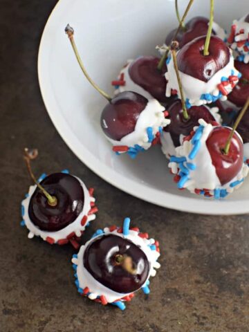 Celebrate the fourth (or Memorial Day) with these super simple 4th of July Cherry Bombs made with just a few ingredients.