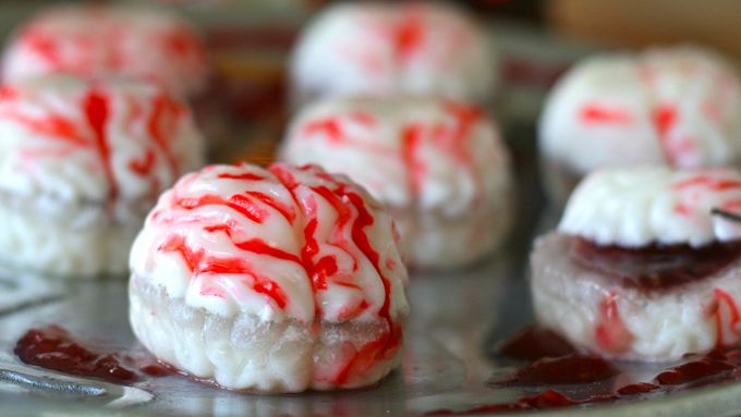 The perfect start to any adult Halloween party, these spooktacular Halloween jello shots. They are right up any of your guests' alley.