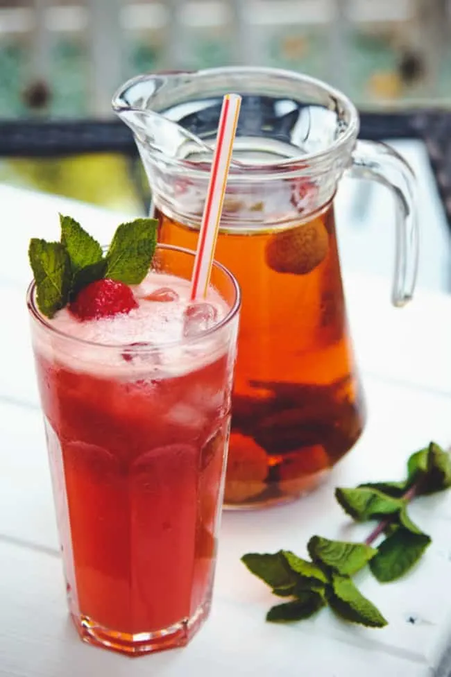 Looking for the perfect summery sweet drink? How about trying out something different and giving this Strawberry Iced Tea a try. 