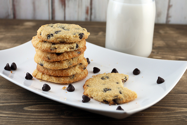 'Tis the season for holiday cookies and we all know how hard it is to resist the carb-laden, sugar-filled treats of the traditional cookie plate.