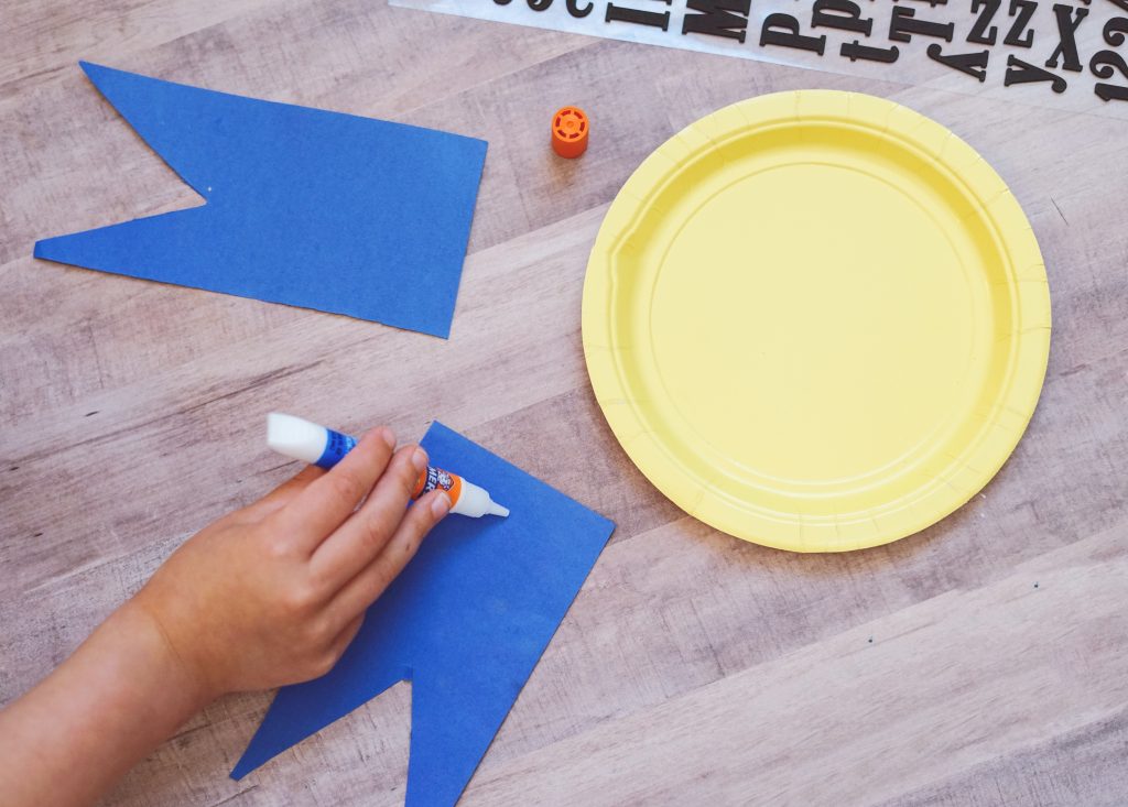 Best Dad Award - Paper Plate Father's Day Craft | Today's Creative Ideas