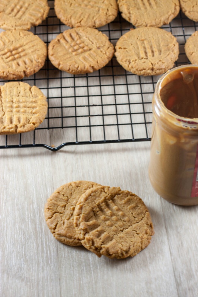 These super soft peanut butter cookies are easy to make, full of peanut butter flavor, the perfect chewiness, and irresistibly good! 