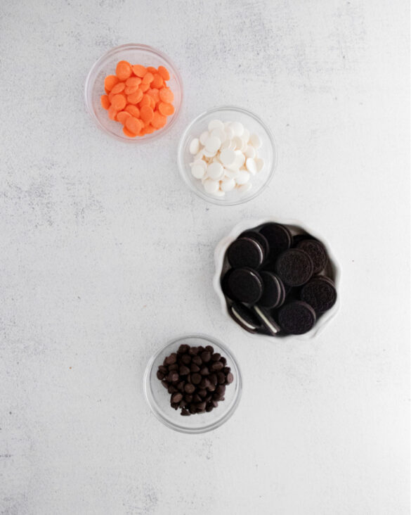 Decorated Halloween & Mummy Oreos Today's Creative Ideas