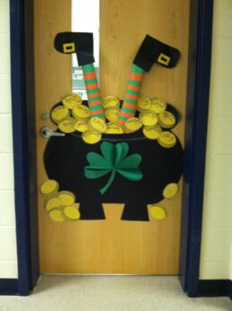 10+ St. Patrick's Day Classroom Door Ideas | Today's Creative