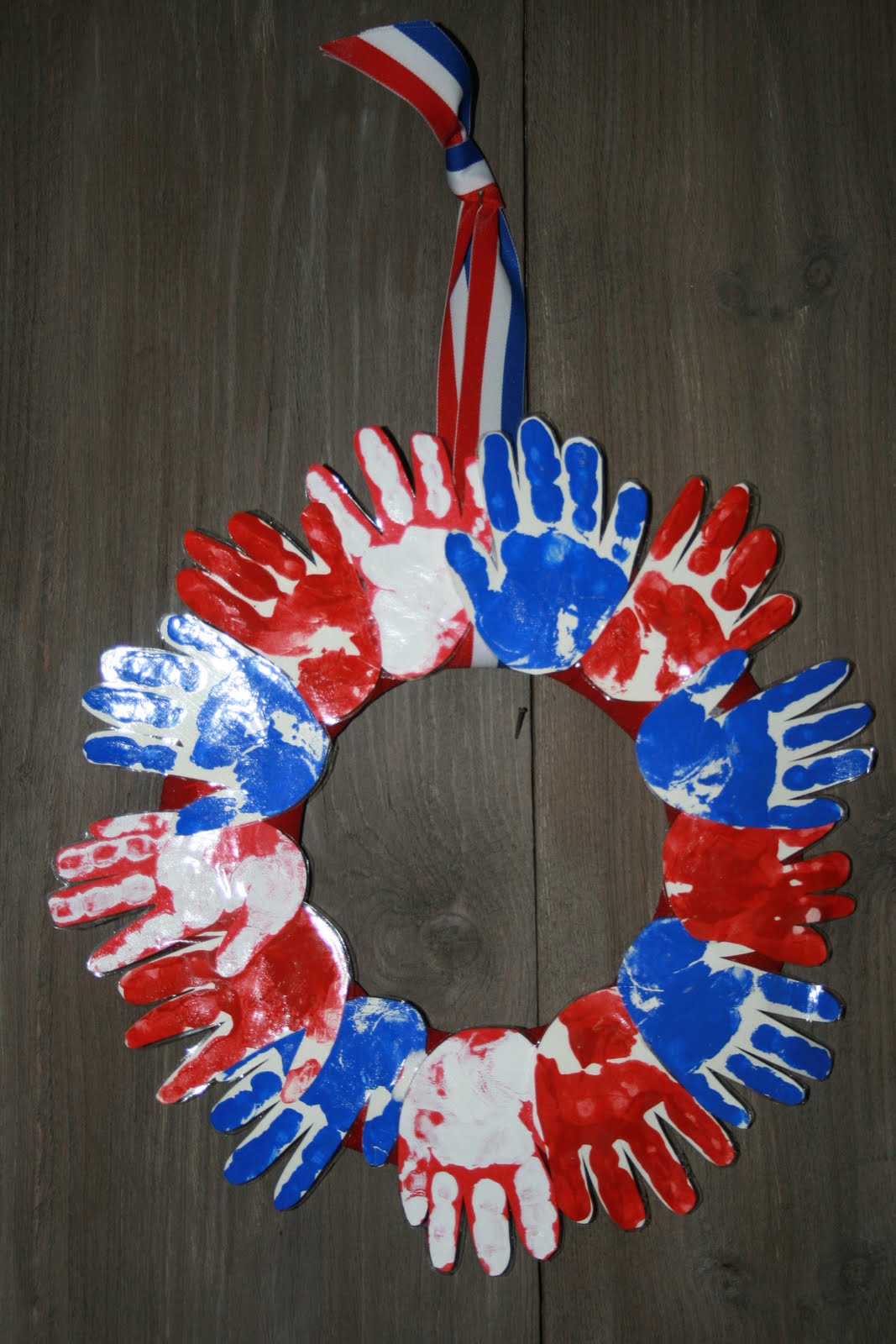 4th of July Handprint Wreath Today s Creative Ideas