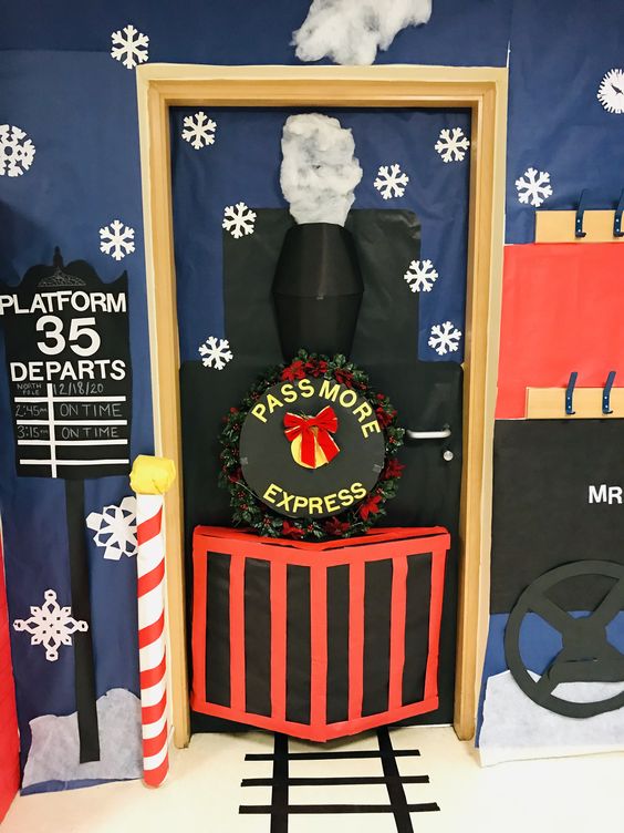 10 Holiday + Christmas Classroom Door Decorations That Jingle All the Way |  Teach Starter