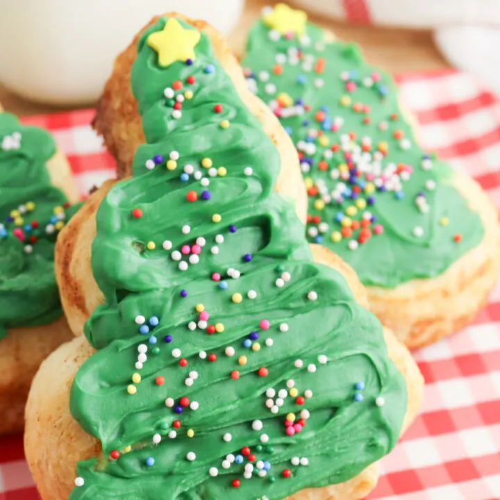Cinnamon Roll Christmas Trees