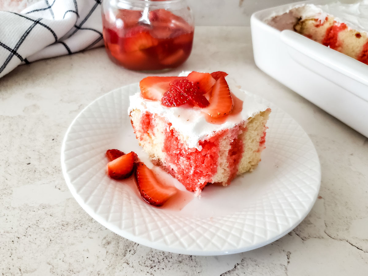 Strawberry Shortcake Poke Cake Recipe 