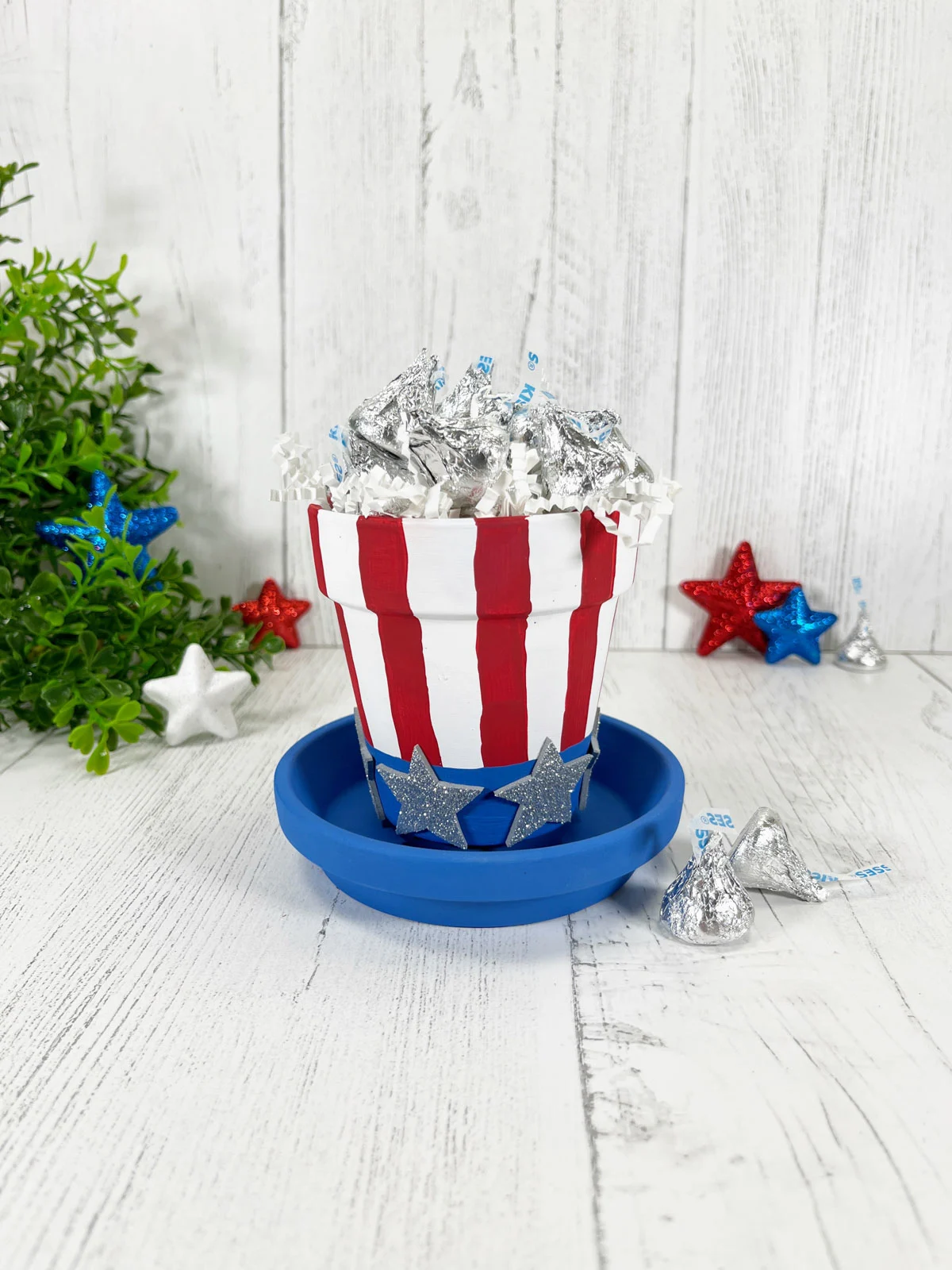Clay Pot Uncle Sam Hat Craft on a white wooden background