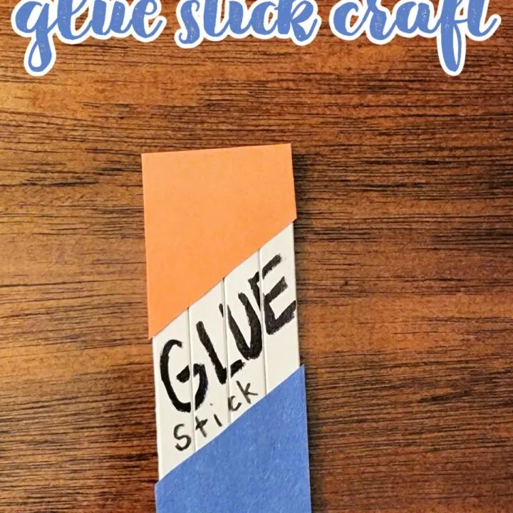 Back to school craft | Popsicle Stick glue stick craft made out of white popsicle sticks and construction paper.